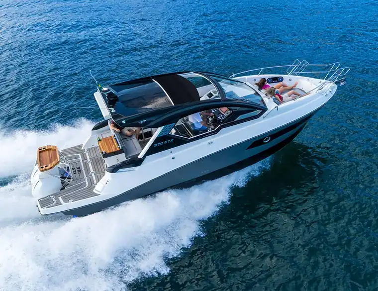 Speedboat with cabin 37’ Focker GT in Cartagena (photo 1 of 17)