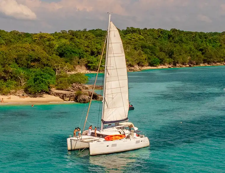 Catamarán de vela Lagoon 400 en Cartagena (foto 1 de 20)