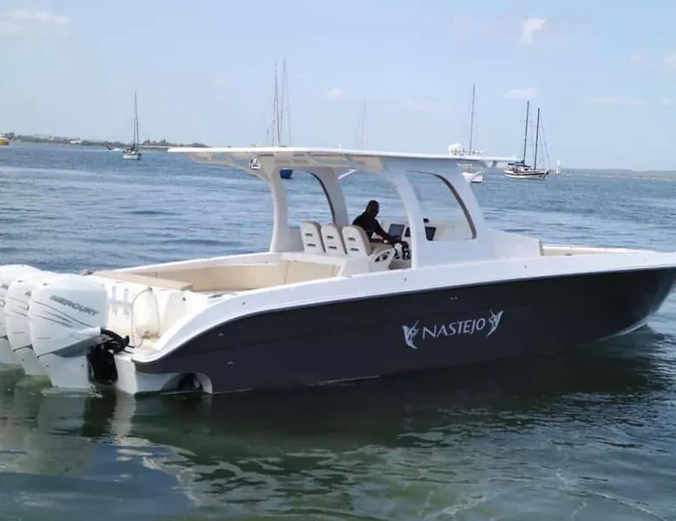Lancha con cabina Speed Cruiser 43′ en Cartagena (foto 1 de 15)