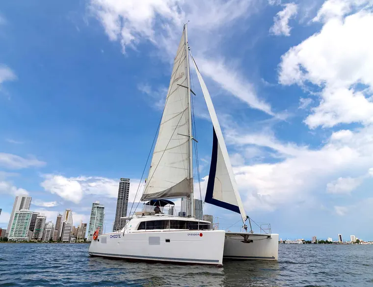 Catamarán de vela Lagoon 440 en Cartagena (foto 1 de 15)