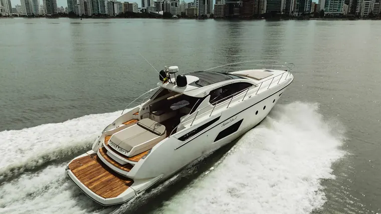 Yate Azimut Atlantis 48′ en Cartagena (foto 1 de 11)