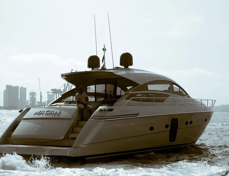 Yacht 64’ Pershing in Cartagena (photo 1 of 14)