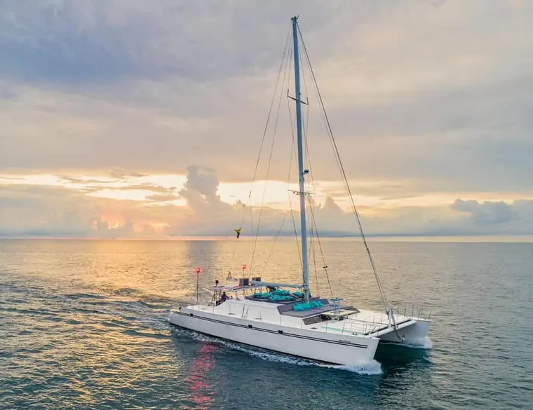 Catamarán para eventos Catamarán de fiesta 65′ en Cartagena (foto 1 de 9)