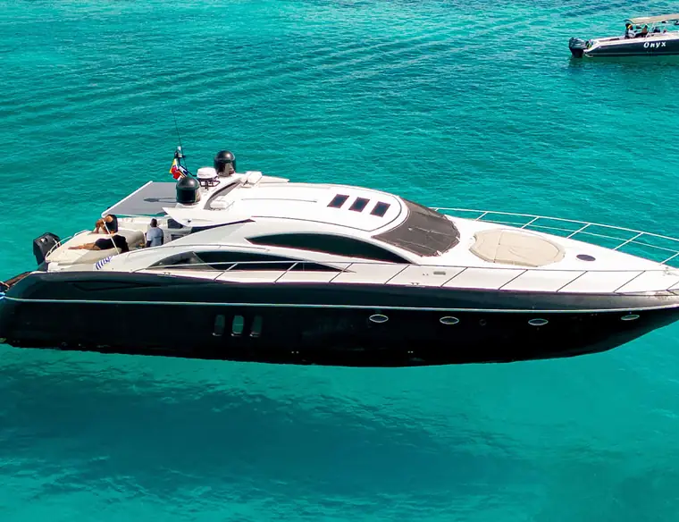 Yacht 72’ Sunseeker Predator in Cartagena (photo 1 of 20)